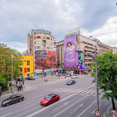 Heritage Hideaway - City's Architectural Splendor דירה *