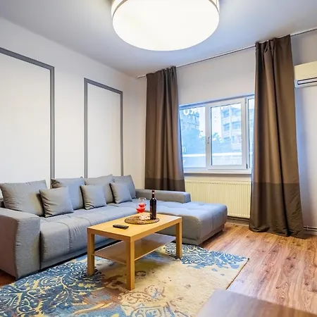 Apartment Heritage Hideaway - City's Architectural Splendor