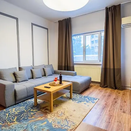 Apartment Heritage Hideaway - City's Architectural Splendor