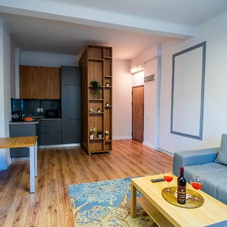Heritage Hideaway - City's Architectural Splendor شقة